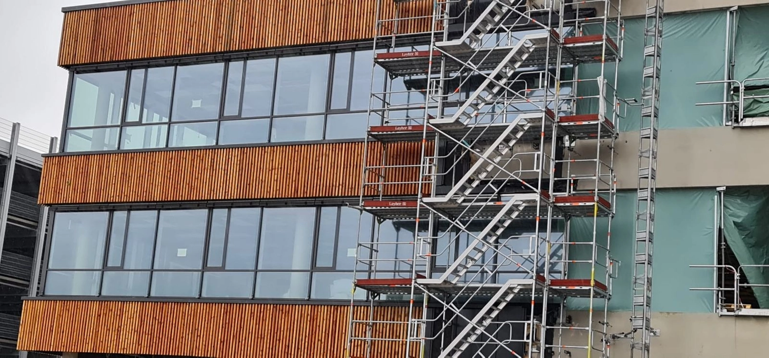 SG-Sonnenschutztechnik - Sonnenschutztechnik - Installation eines Sonnenschutzsystems